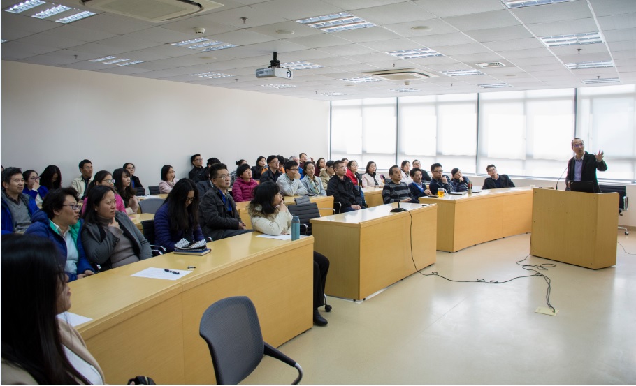 澳门大学李铭源教授来h图书馆