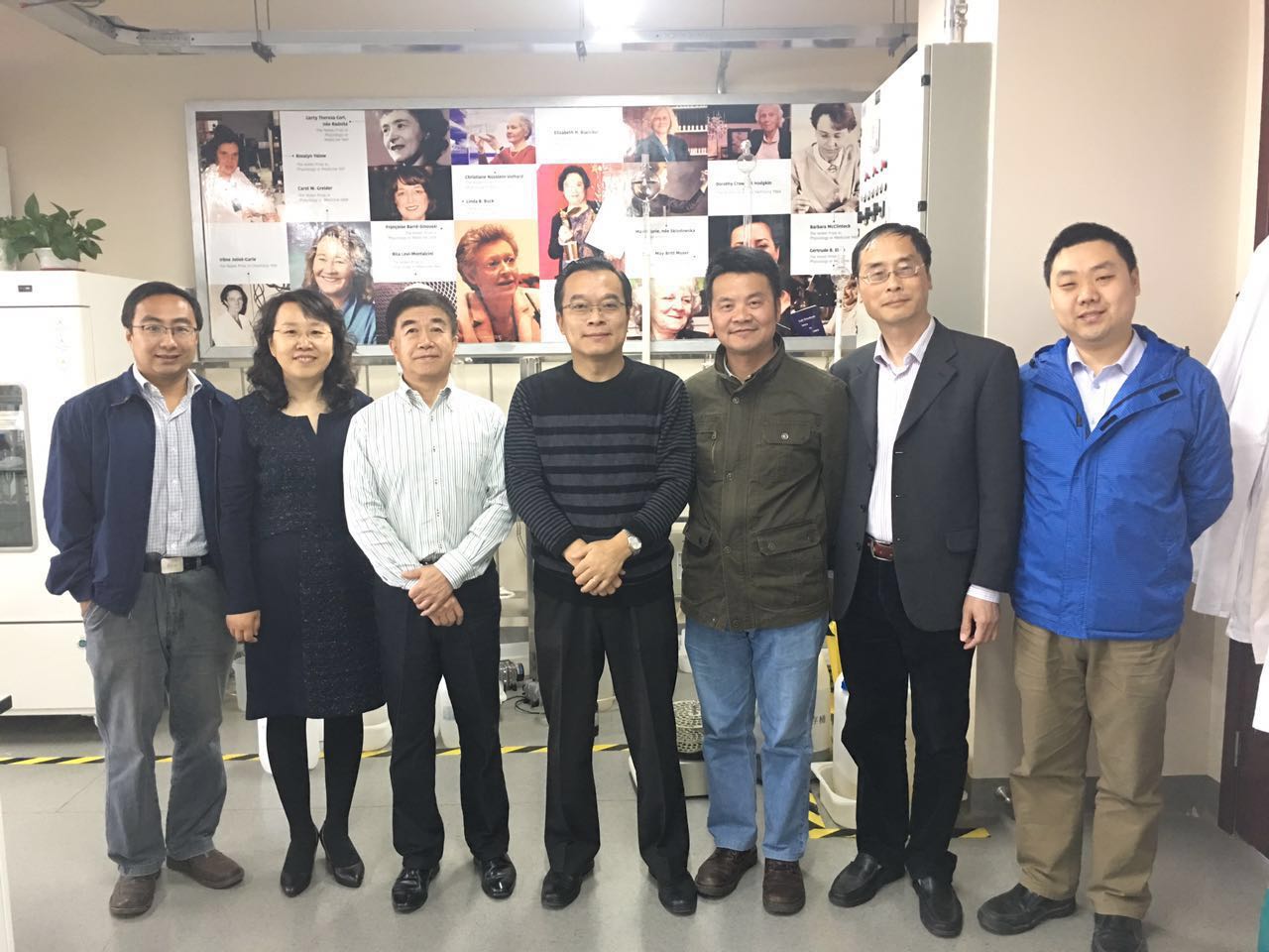 沈阳药科大学华会明教授和北京出入境检验检疫局刘鑫博士来h图书馆