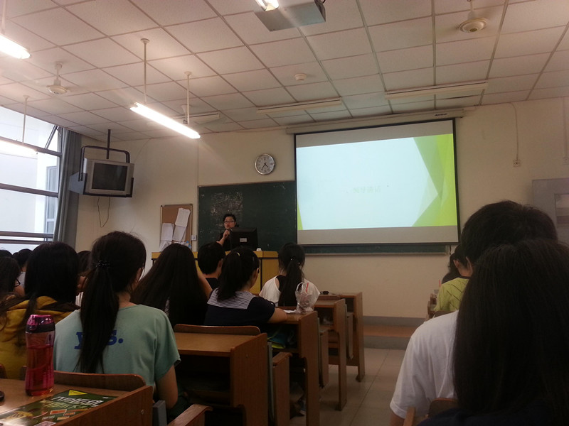 扬帆起航――记2014年h图书馆